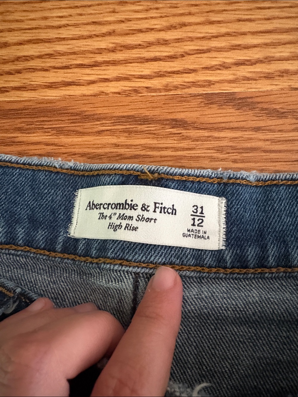 Abercrombie & Fitch 4” Mom Short High Rise Denim - Picture 3 of 3